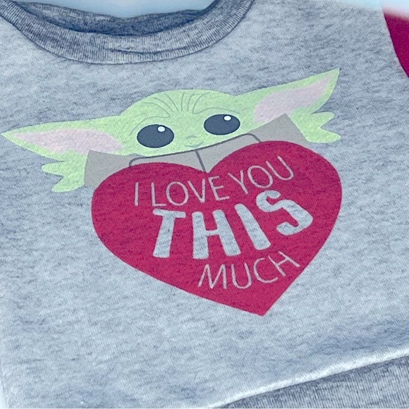 STAR WARS MANDELORIAN 2pc Unisex Infant Set with Baby YODA Gray & Red NEW! - Picture 4 of 8